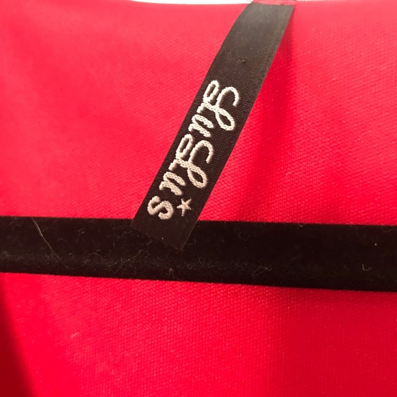 🎈SALE🎈LULU’S ‘Shifting Drears’ Red Dress - Picture 5 of 7